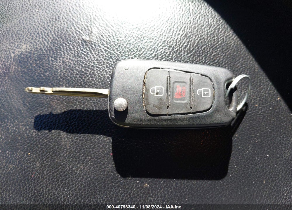 2011 KIA SOUL VIN: KNDJT2A27B7343146