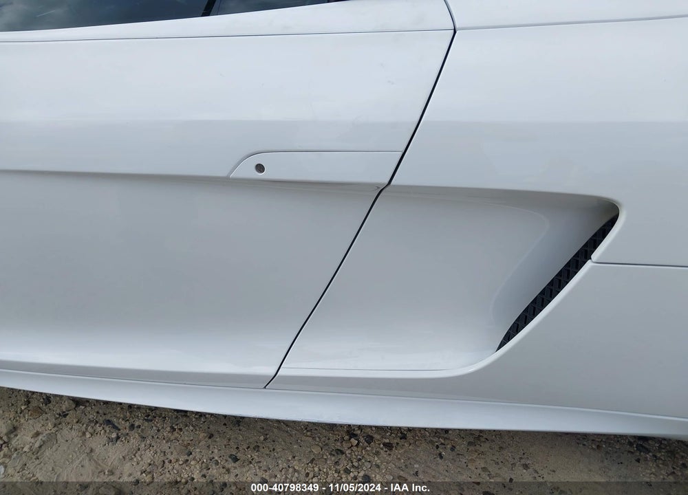 2014 AUDI R8 5.2 VIN: WUASNAFGXEN001674