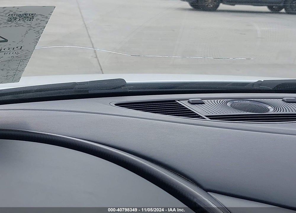 2014 AUDI R8 5.2 VIN: WUASNAFGXEN001674