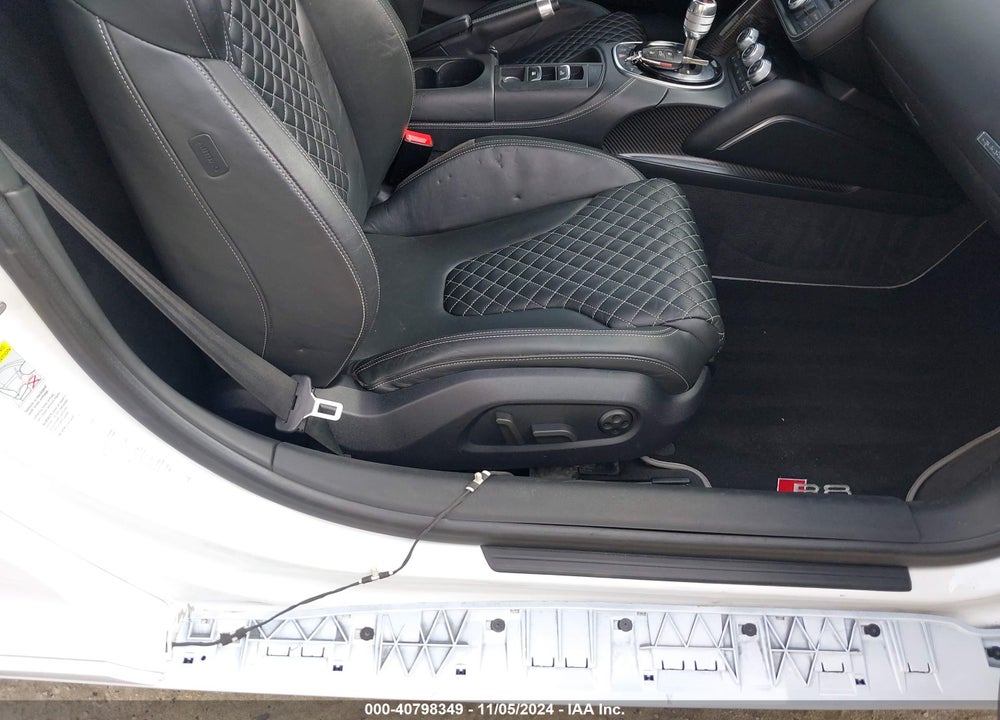2014 AUDI R8 5.2 VIN: WUASNAFGXEN001674