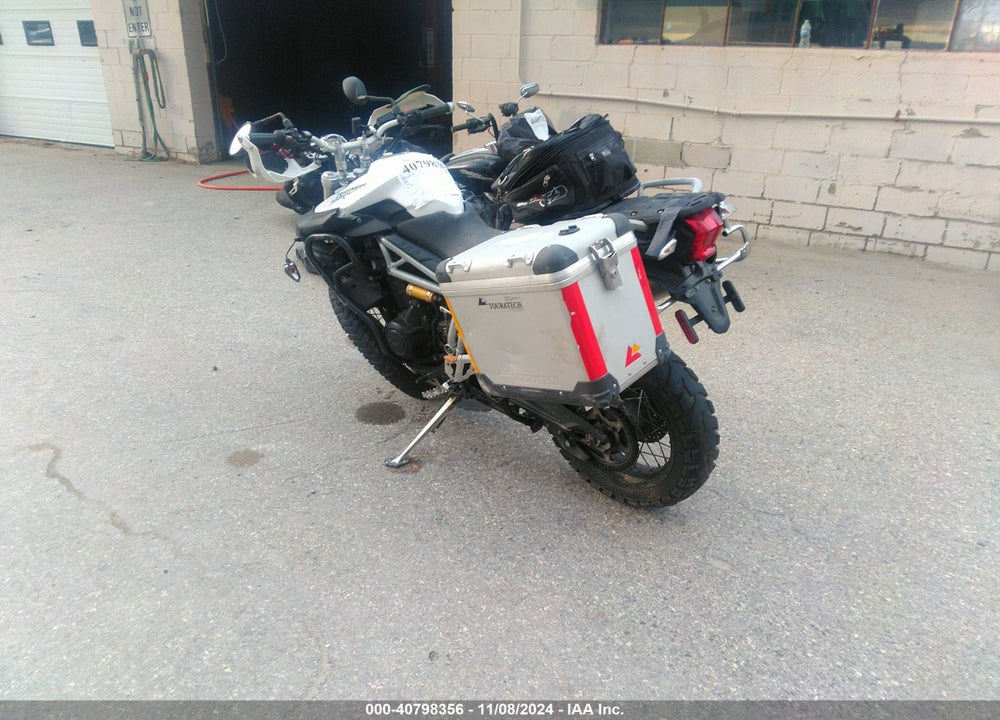 2011 TRIUMPH TIGER 800 VIN: SMTE06BF1BJ494958
