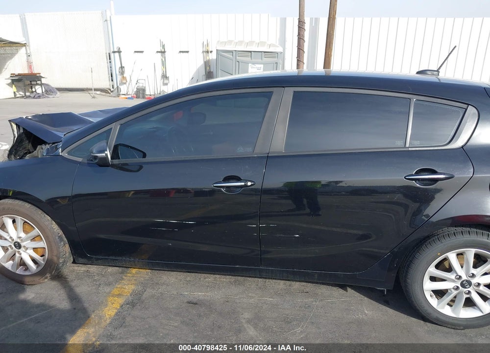 2017 KIA FORTE LX VIN: KNAFK5A80H5680676