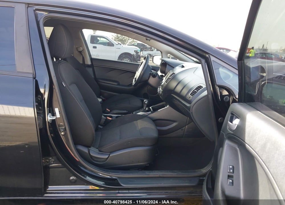2017 KIA FORTE LX VIN: KNAFK5A80H5680676