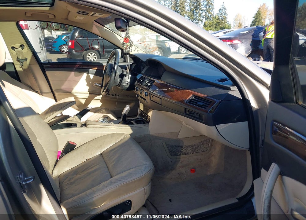 2010 BMW 5 SERIES 528I VIN: WBANU5C52AC126548