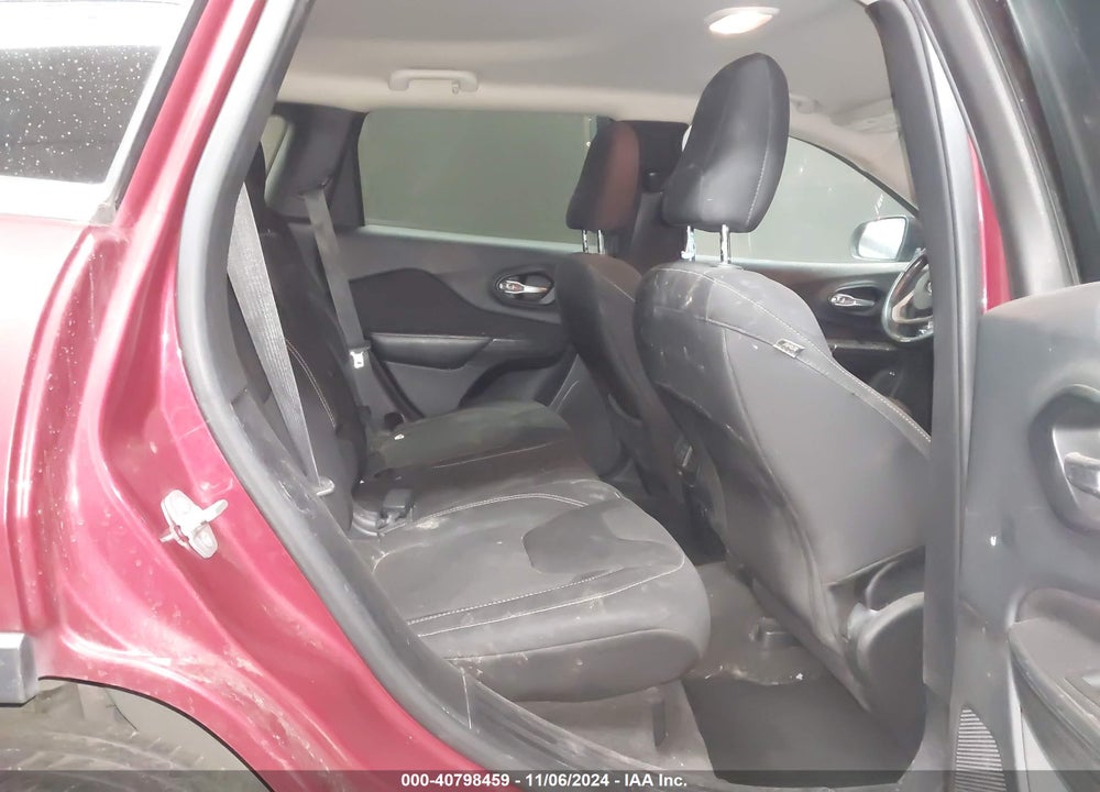 2015 JEEP CHEROKEE VIN: 1C4PJMCB1FW679105