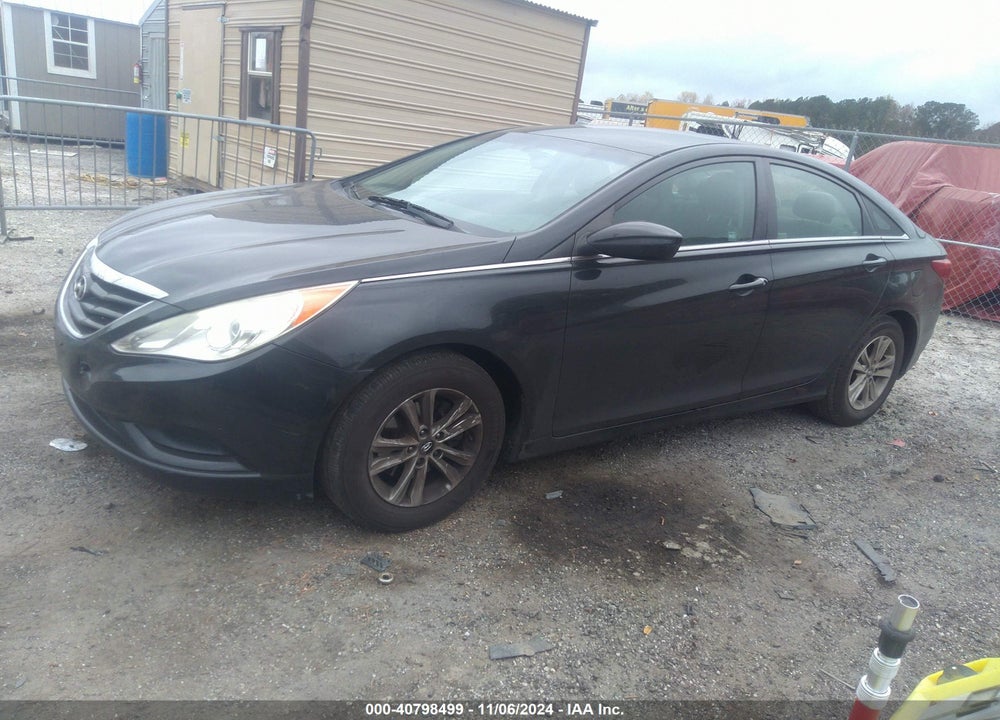 2013 HYUNDAI SONATA GLS VIN: 5NPEB4AC2DH695610