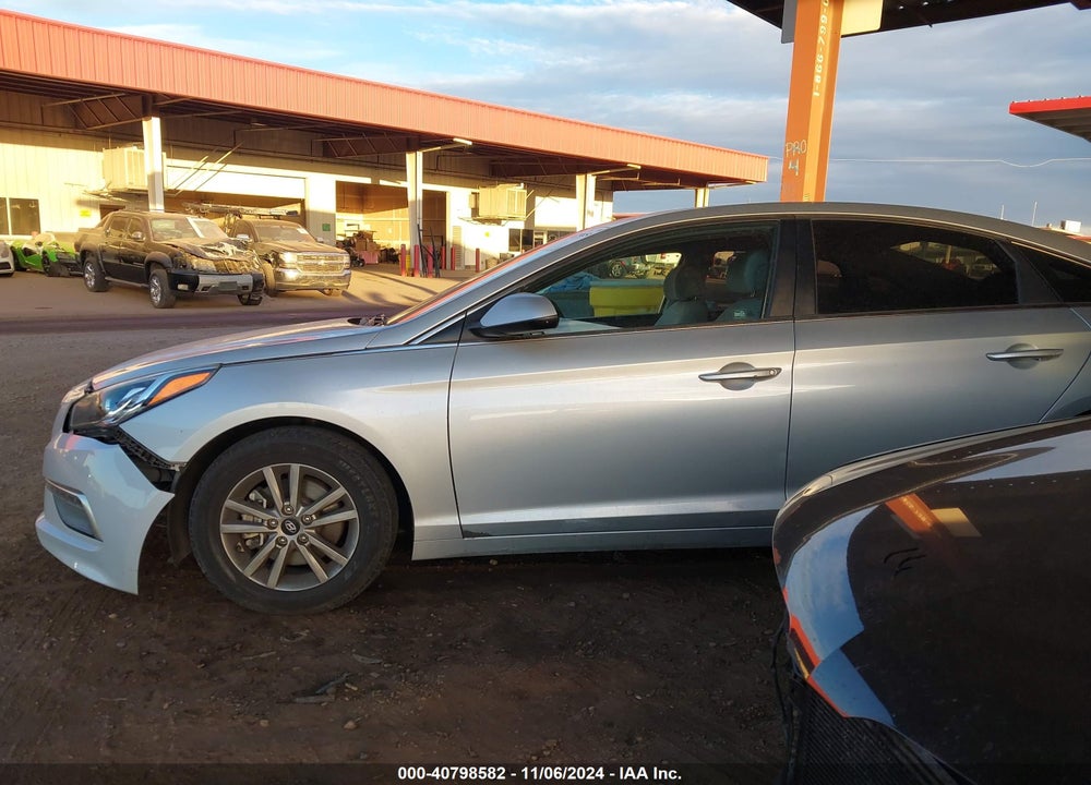 2015 HYUNDAI SONATA SE VIN: 5NPE24AF2FH167739