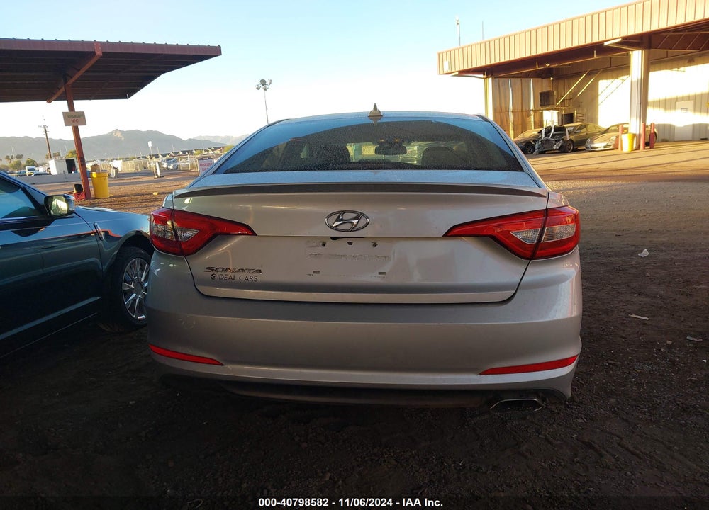 2015 HYUNDAI SONATA SE VIN: 5NPE24AF2FH167739