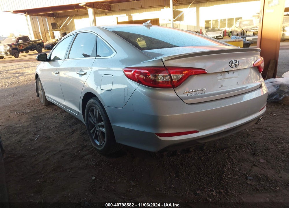 2015 HYUNDAI SONATA SE VIN: 5NPE24AF2FH167739