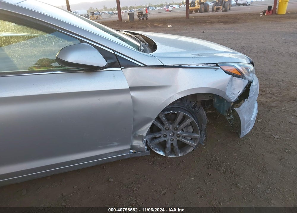 2015 HYUNDAI SONATA SE VIN: 5NPE24AF2FH167739