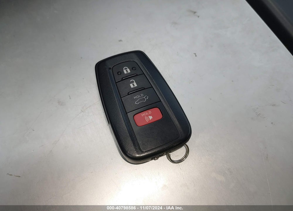 2022 TOYOTA HIGHLANDER HYBRID XLE VIN: 5TDGARAHXNS510042