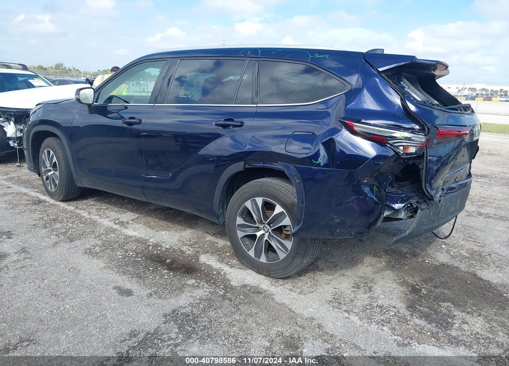 2022 TOYOTA HIGHLANDER HYBRID XLE VIN: 5TDGARAHXNS510042