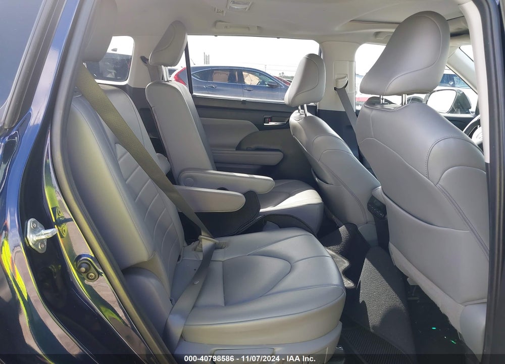 2022 TOYOTA HIGHLANDER HYBRID XLE VIN: 5TDGARAHXNS510042
