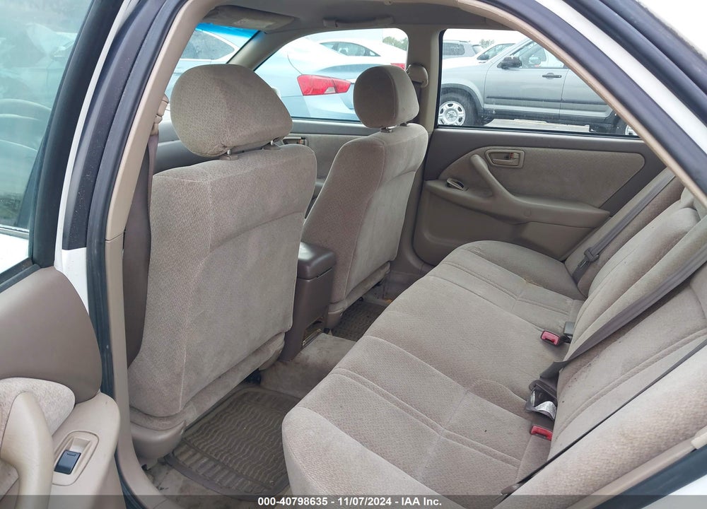 2000 TOYOTA CAMRY LE VIN: 4T1BG22K5YU752274