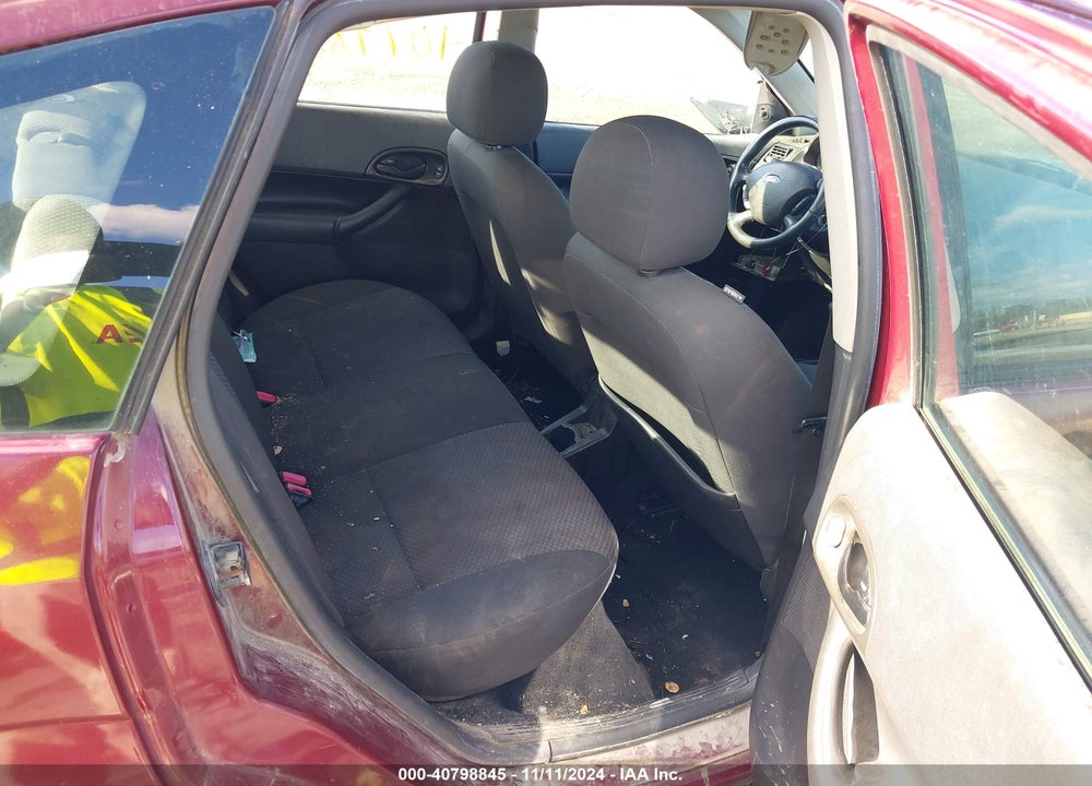 2007 FORD FOCUS S/SE/SES VIN: 1FAHP37N77W198400