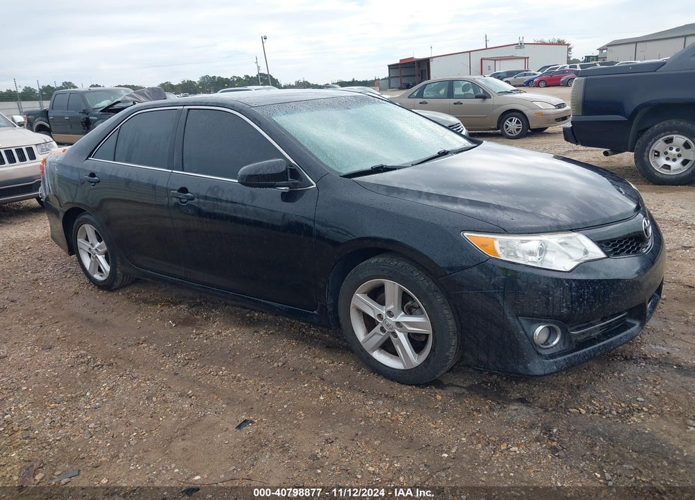 2014 TOYOTA CAMRY SE VIN: 4T1BF1FKXEU435383