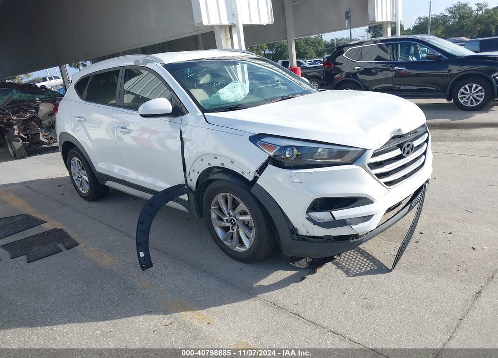 2017 HYUNDAI TUCSON SE VIN: KM8J33A42HU370588