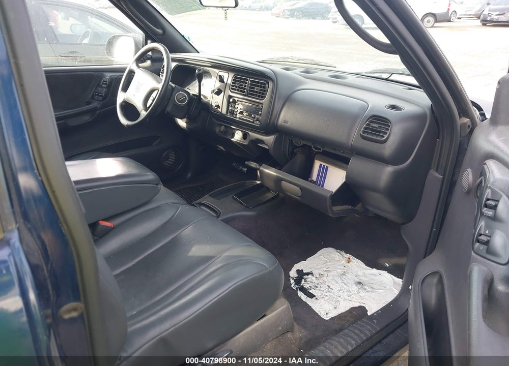 2000 DODGE DAKOTA SLT/SPORT VIN: 1B7GL22X5YS781352