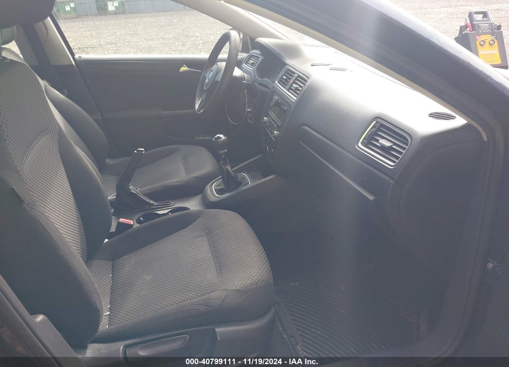 2011 VOLKSWAGEN JETTA 2.0L S VIN: 3VW1K7AJ2BM386819