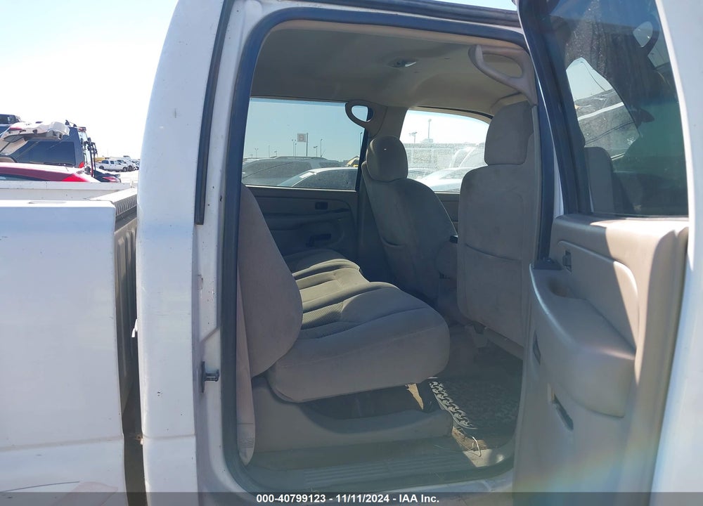 2004 CHEVROLET SILVERADO 2500HD LS VIN: 1GCHK23UX4F137960