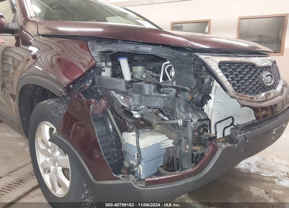 2012 KIA SORENTO LX VIN: 5XYKT3A11CG234820
