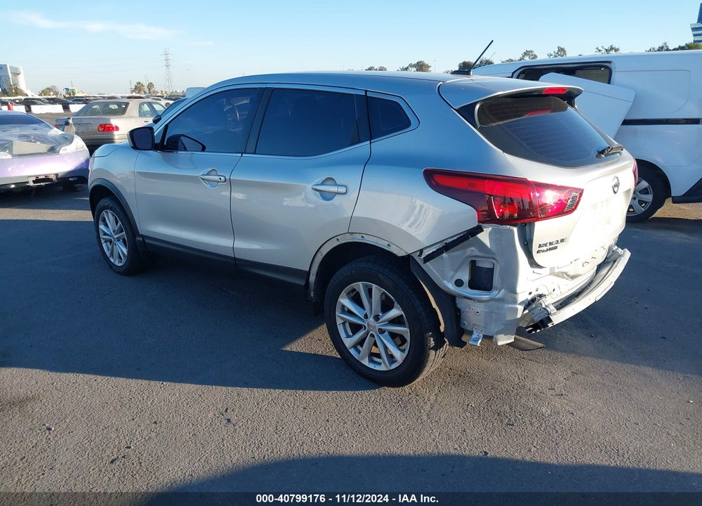 2017 NISSAN ROGUE SPORT S VIN: JN1BJ1CP1HW014649
