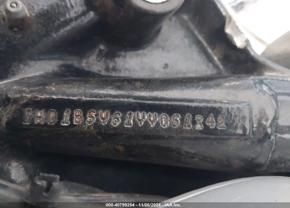 2000 HARLEY-DAVIDSON FXSTD VIN: 1HD1BSY61YY061842
