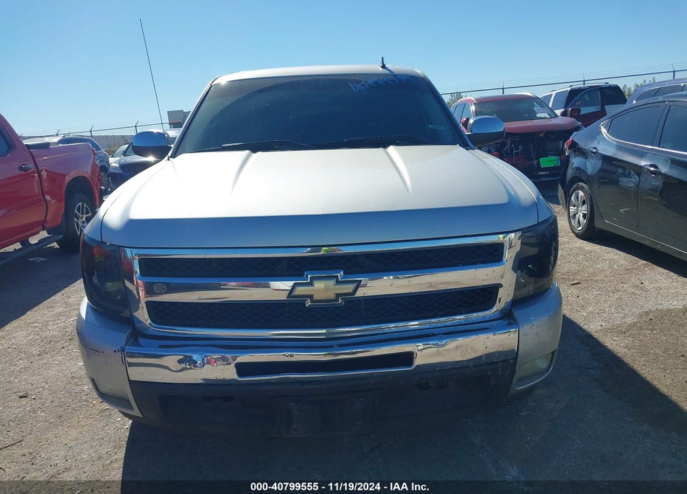 2011 CHEVROLET SILVERADO 1500 LT VIN: 3GCPCSE03BG272826
