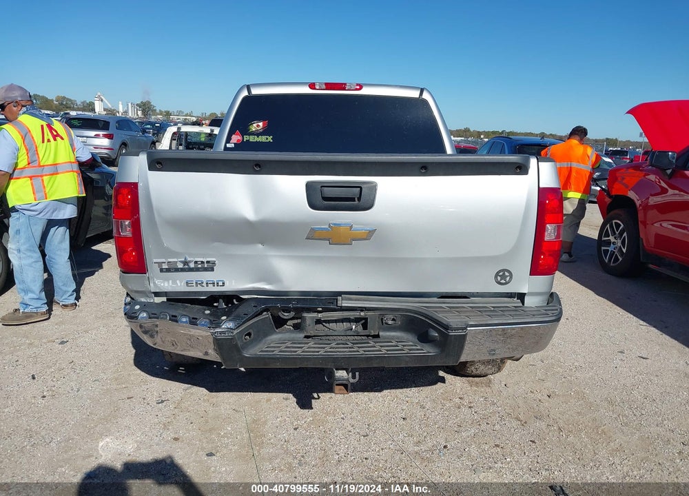 2011 CHEVROLET SILVERADO 1500 LT VIN: 3GCPCSE03BG272826