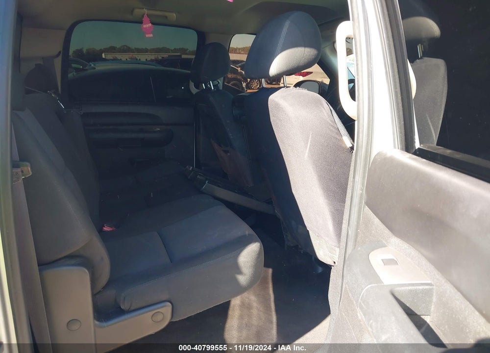 2011 CHEVROLET SILVERADO 1500 LT VIN: 3GCPCSE03BG272826