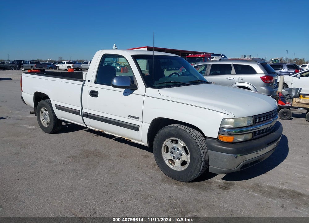 2000 CHEVROLET SILVERADO 1500 LS VIN: 1GCEC14V1YE328356
