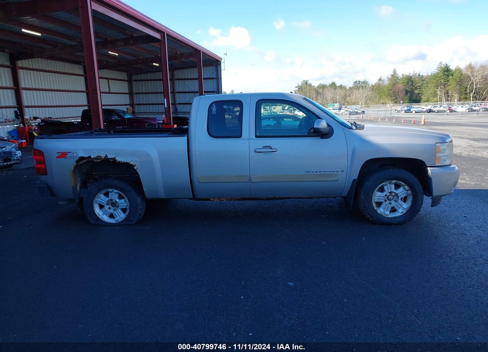2007 CHEVROLET SILVERADO 1500 LTZ VIN: 2GCEK19JX71637350