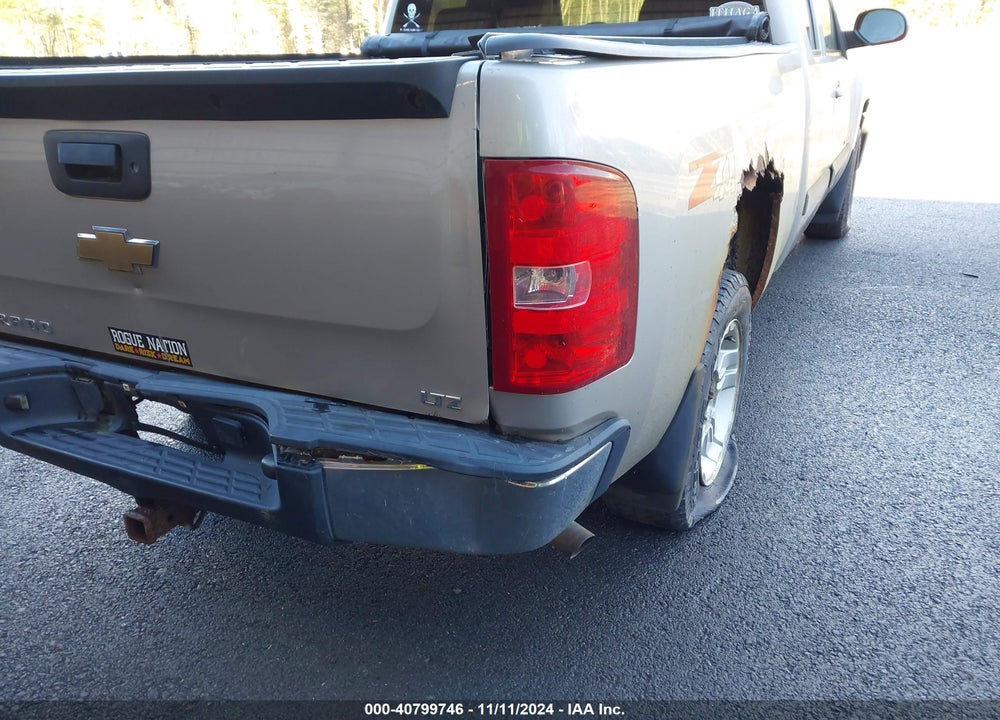 2007 CHEVROLET SILVERADO 1500 LTZ VIN: 2GCEK19JX71637350