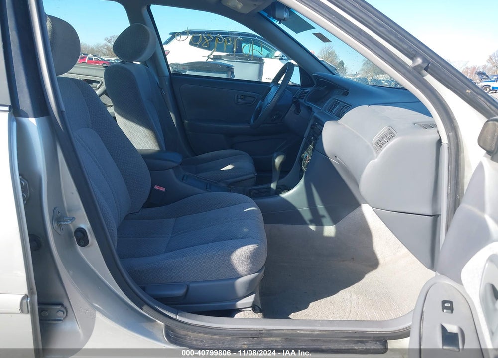 2001 TOYOTA CAMRY LE VIN: 4T1BG22K11U806983