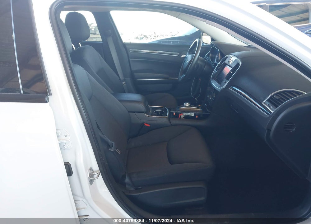 2019 CHRYSLER 300 TOURING VIN: 2C3CCAAG2KH502937