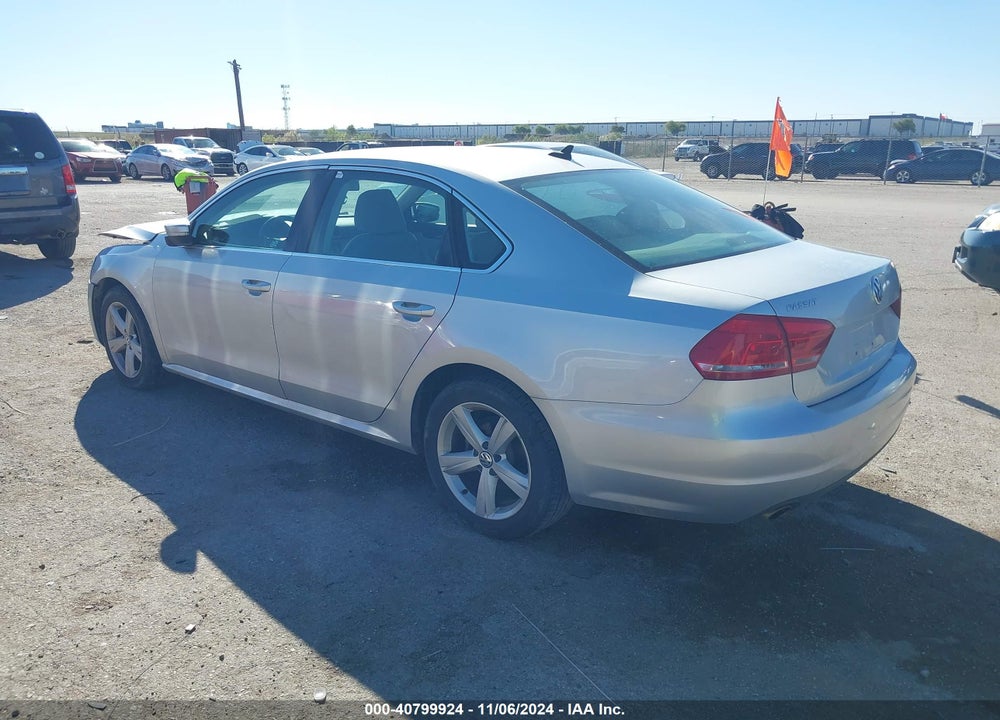 2014 VOLKSWAGEN PASSAT 2.5L SE VIN: 1VWBP7A37EC013806
