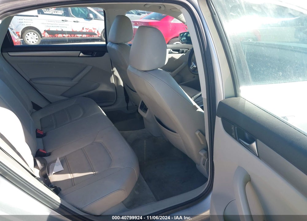 2014 VOLKSWAGEN PASSAT 2.5L SE VIN: 1VWBP7A37EC013806