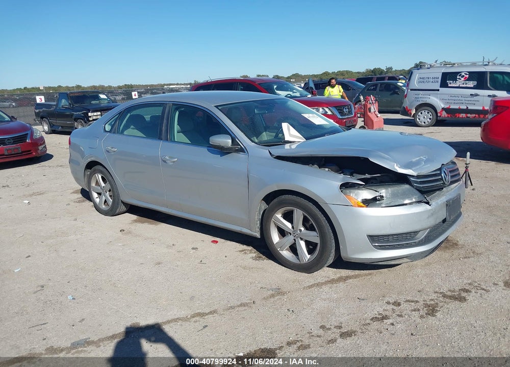 2014 VOLKSWAGEN PASSAT 2.5L SE VIN: 1VWBP7A37EC013806