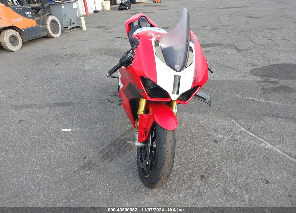 2024 DUCATI PANIGALE V4 R VIN: ZDMDAGZW0RB008104