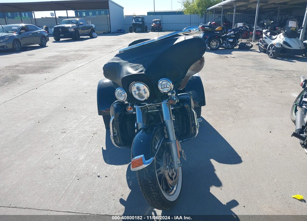 2011 HARLEY-DAVIDSON FLHTCUTG VIN: 1HD1MAM13BB856397
