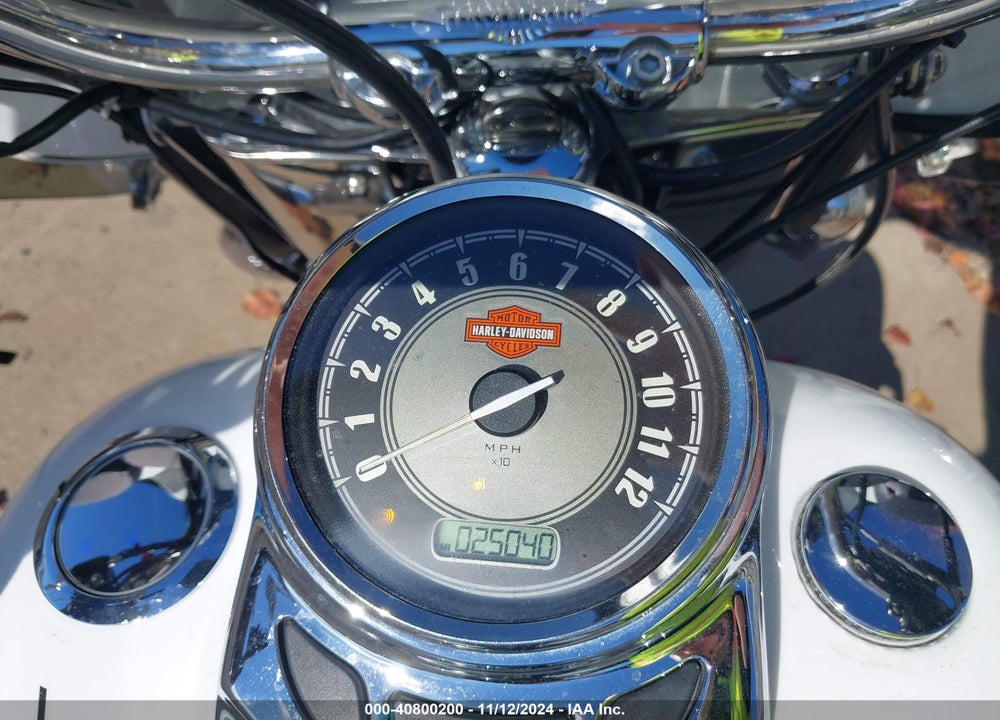 2012 HARLEY-DAVIDSON FLSTC HERITAGE SOFTAIL CLASSIC VIN: 1HD1BWV19CB038109