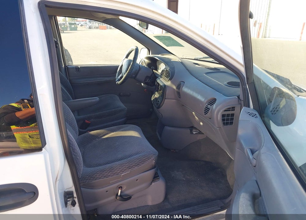 1999 DODGE CARAVAN VIN: 2B4FP25B8XR108777