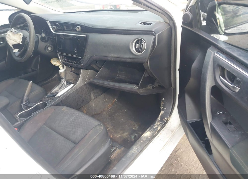 2017 TOYOTA COROLLA LE VIN: 5YFBURHE5HP705783