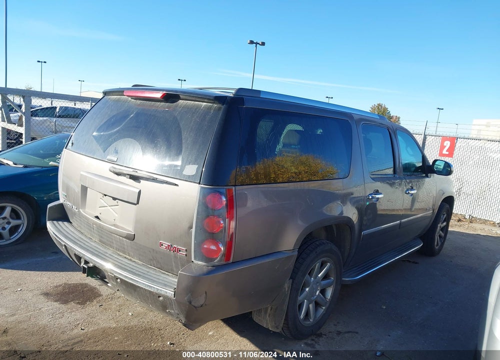 2011 GMC YUKON XL 1500 DENALI VIN: 1GKS2MEF0BR189811