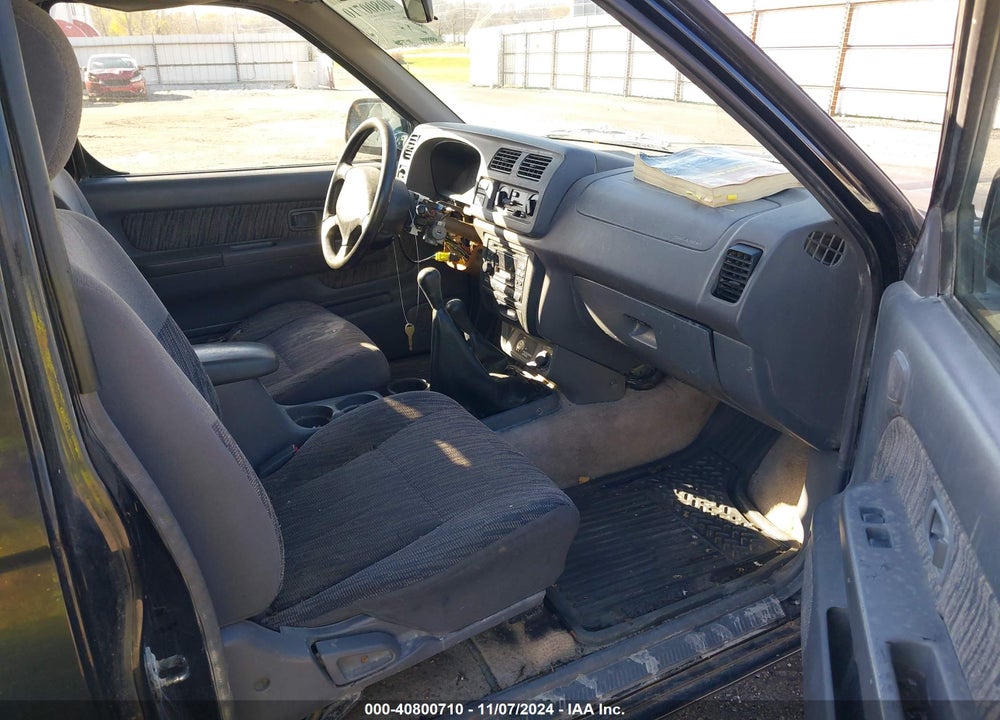 1998 NISSAN FRONTIER SE/XE VIN: 1N6DD26Y8WC378456