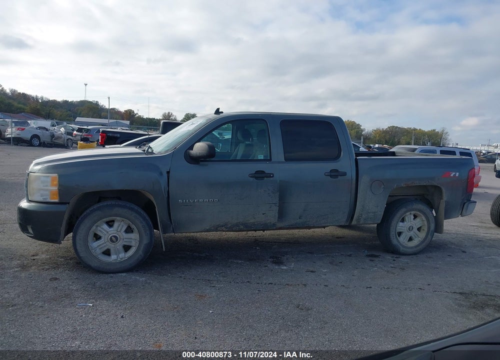 2011 CHEVROLET SILVERADO 1500 LT VIN: 3GCPCSE0XBG230363