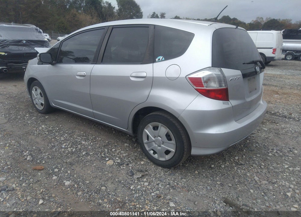 2013 HONDA FIT VIN: JHMGE8H37DC055769