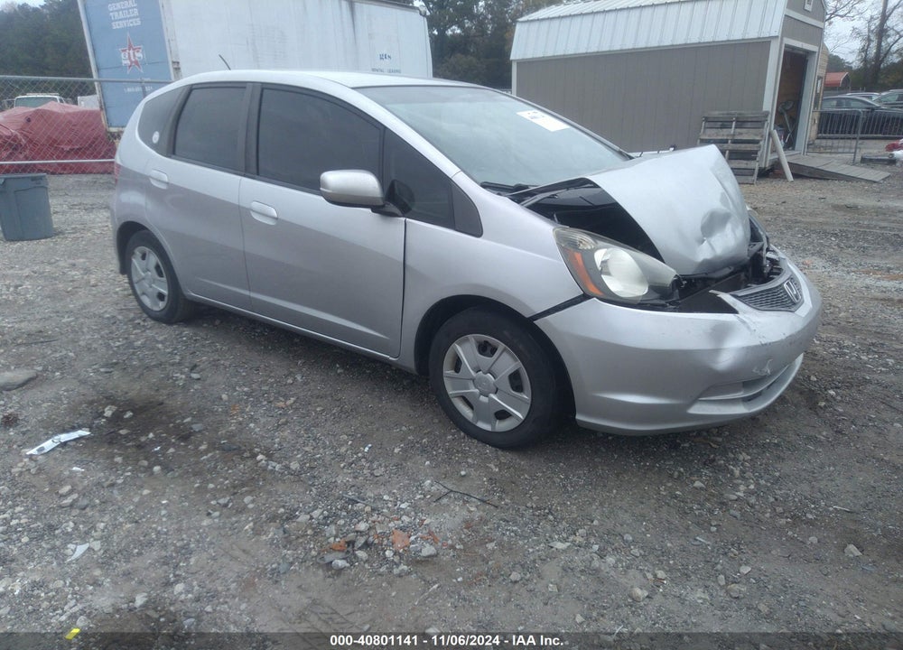 2013 HONDA FIT VIN: JHMGE8H37DC055769