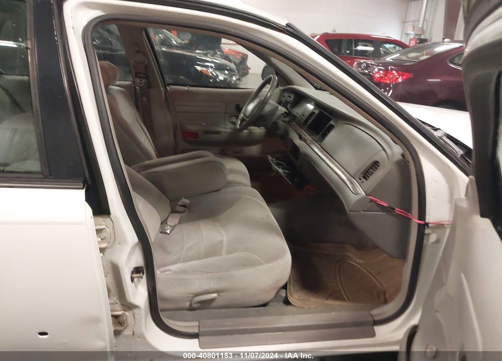 1998 FORD CROWN VICTORIA LX VIN: 2FAFP74W5WX191444