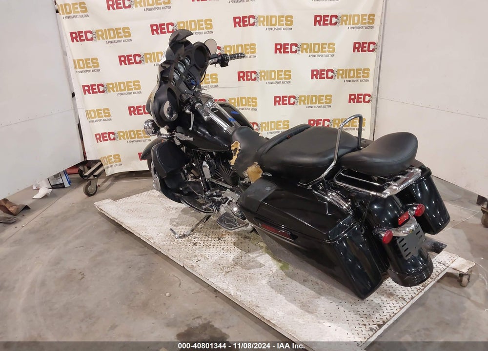 2014 HARLEY-DAVIDSON FLHX SHRINE STREET GLIDE VIN: 1HD1KPM16EB682306